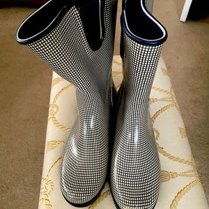 Rain boots